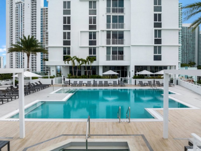 Apartments for rent at 2000 Biscayne