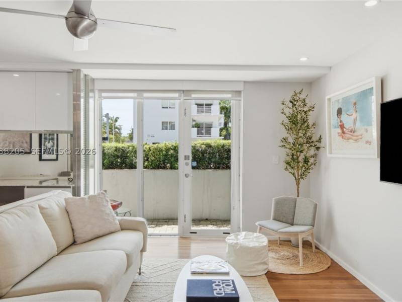 Condos for sale at The Fontana