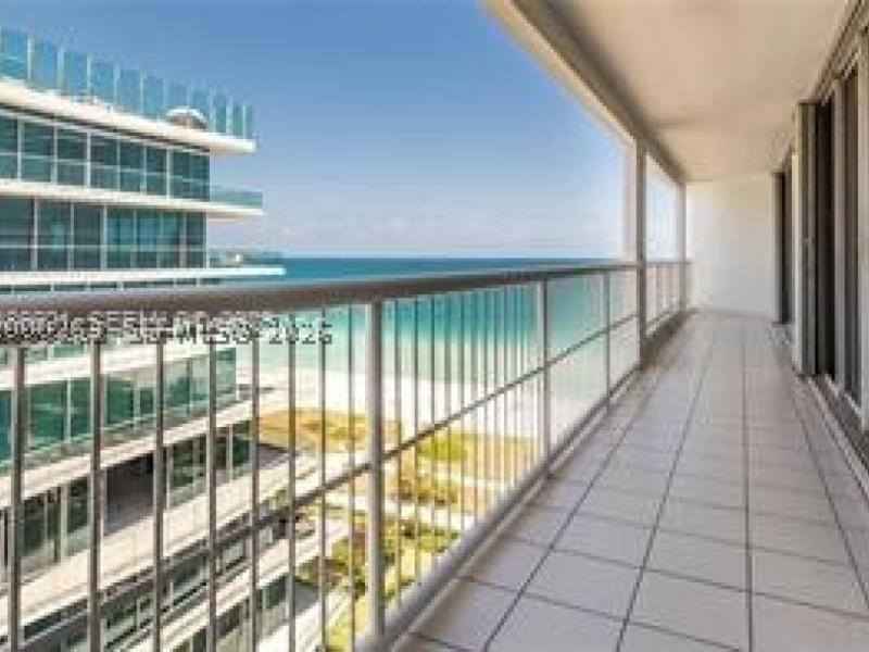 apartamentos a venda no Marbella Surfside