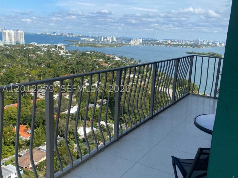 apartamentos a venda no Palm Bay Yacht Club