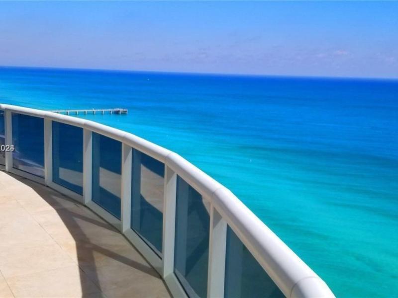 Condos for sale at Trump Tower One