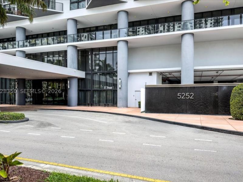 apartamento en alquiler en 5252 Paseo Doral