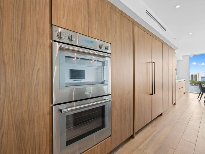 Condos for sale at Peninsula II
