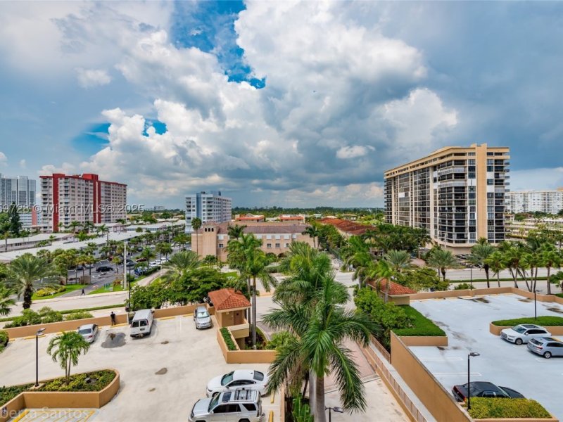 apartamentos a venda no 2080 Ocean Drive