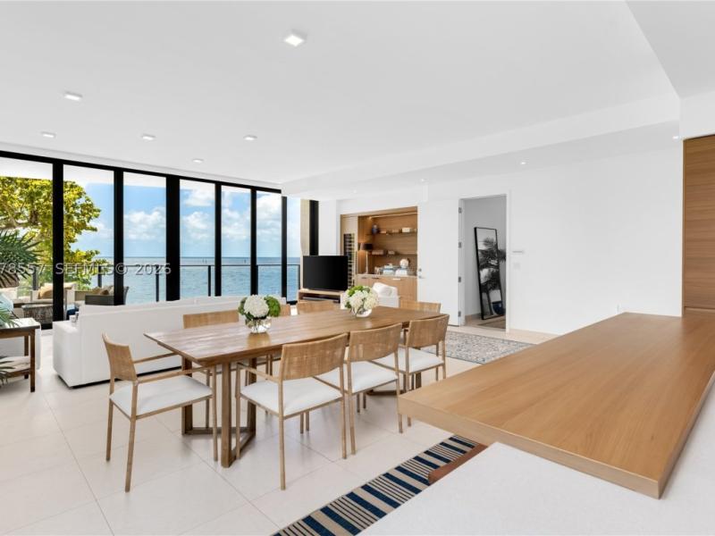 apartamentos en venta en The Fairchild Coconut Grove