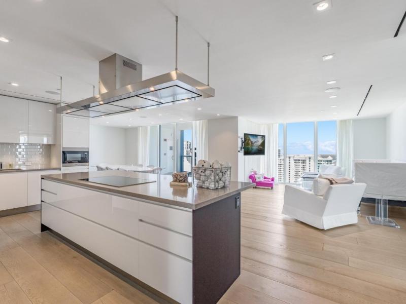 Condos for sale at Las Olas River House