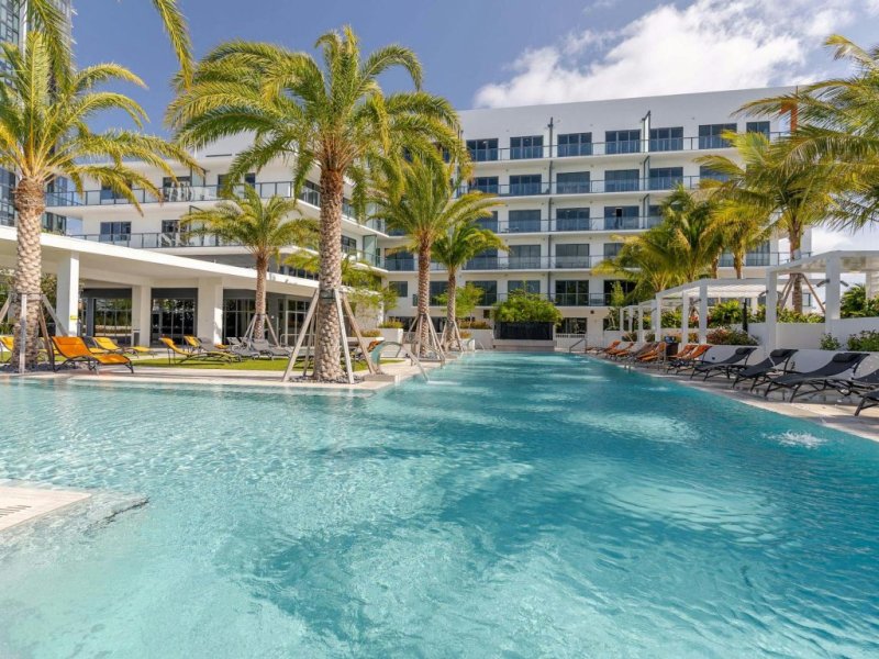 Apartments for rent at AMLI Midtown Miami