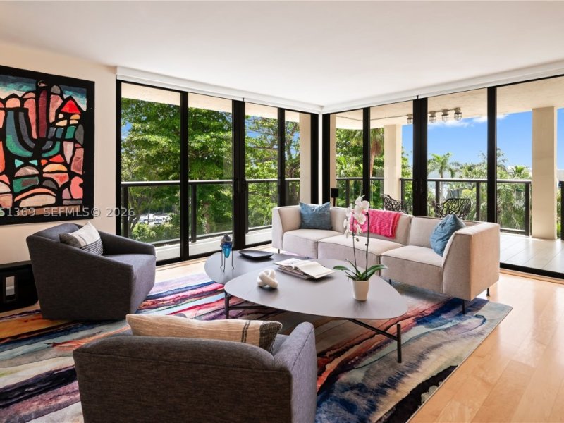 apartamento para alugar no Coconut Grove Bayshore