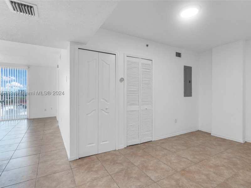 Condos for sale at Diamond Tower