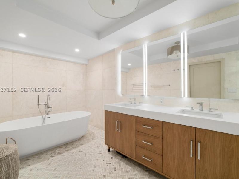 Condos for sale at 5600 Collins