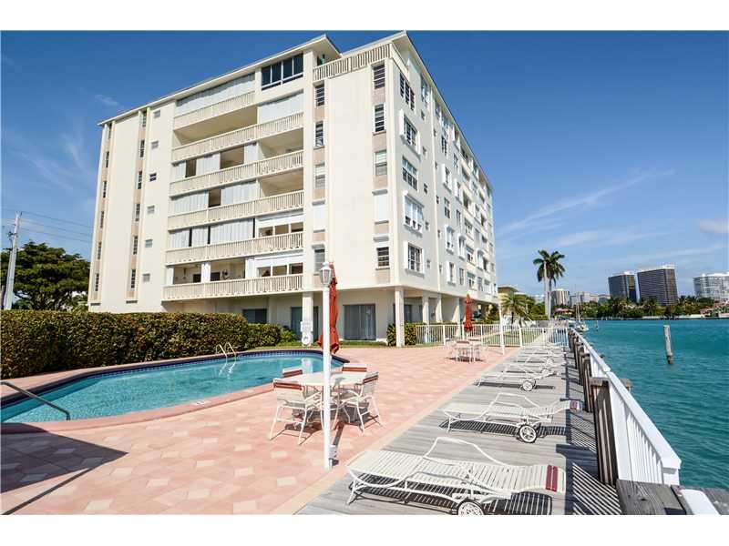 apartamentos en venta en Caravelle Condo