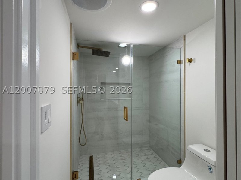 Condos for sale at Southpoint Towers