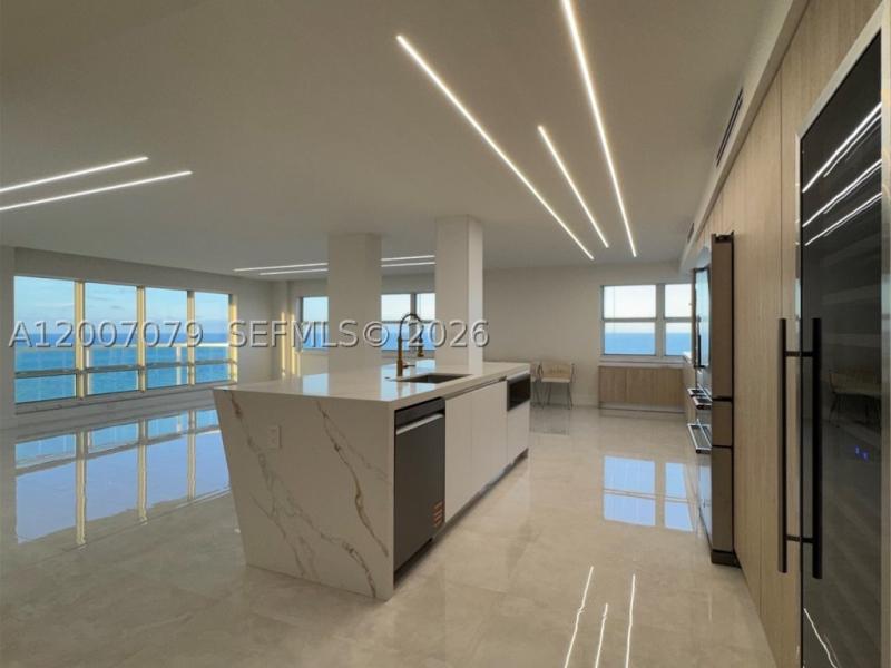 Condos for sale at Southpoint Towers