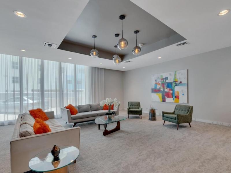 apartamentos en venta en Four Winds Condo