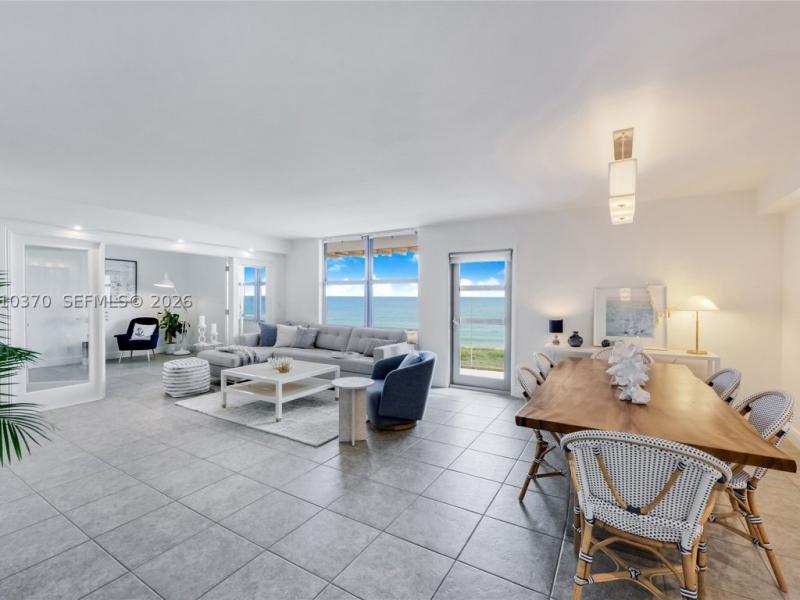 apartamentos en venta en Four Winds Condo