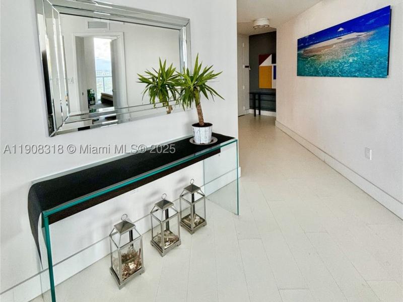 apartamento para alugar no Axis on Brickell South Tower