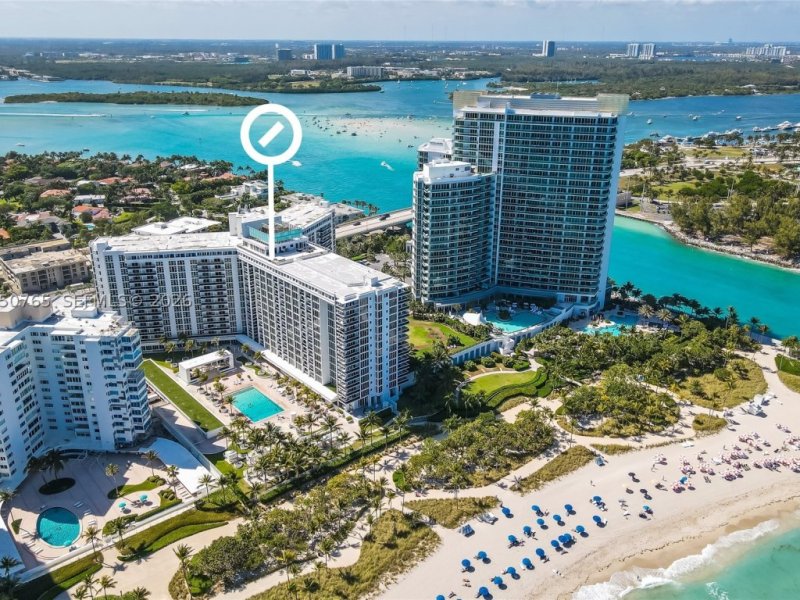 Condos for sale at Harbour House