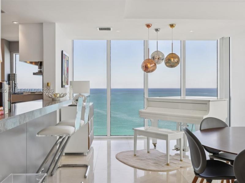 Condo for sale at Harbour House