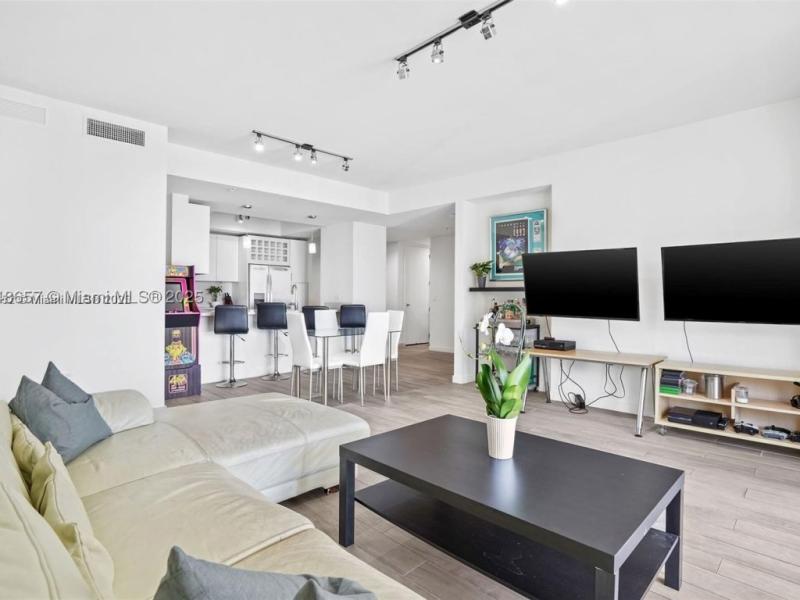 apartamentos en venta en Nine at Mary Brickell Village