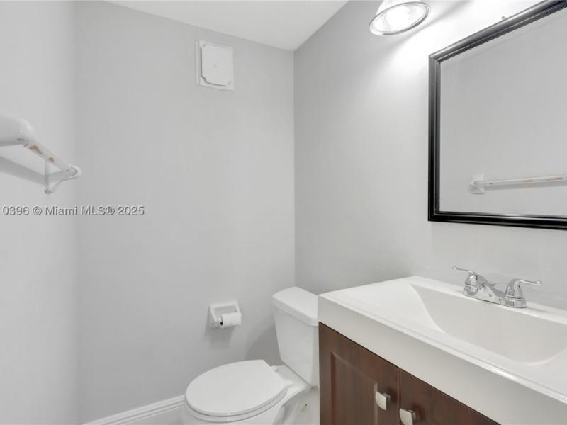 apartamento para alugar no Riviera Towers Condo