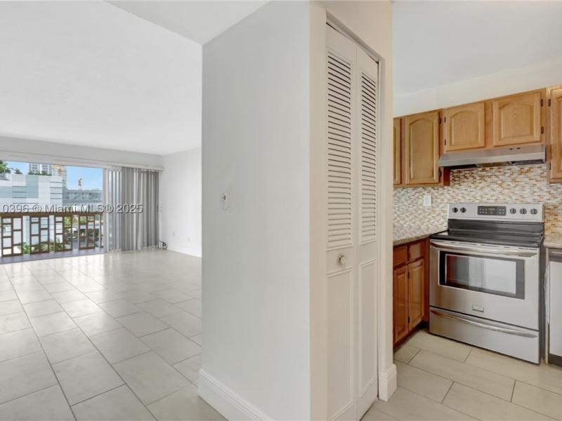 apartamento para alugar no Riviera Towers Condo