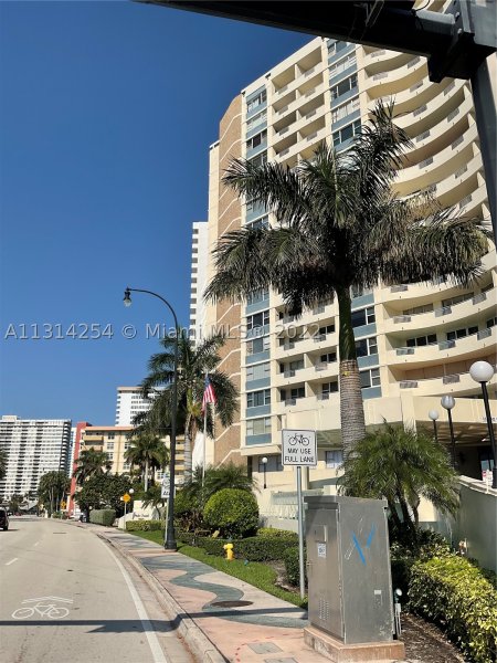 Condo for sale at Parker Dorado 1503