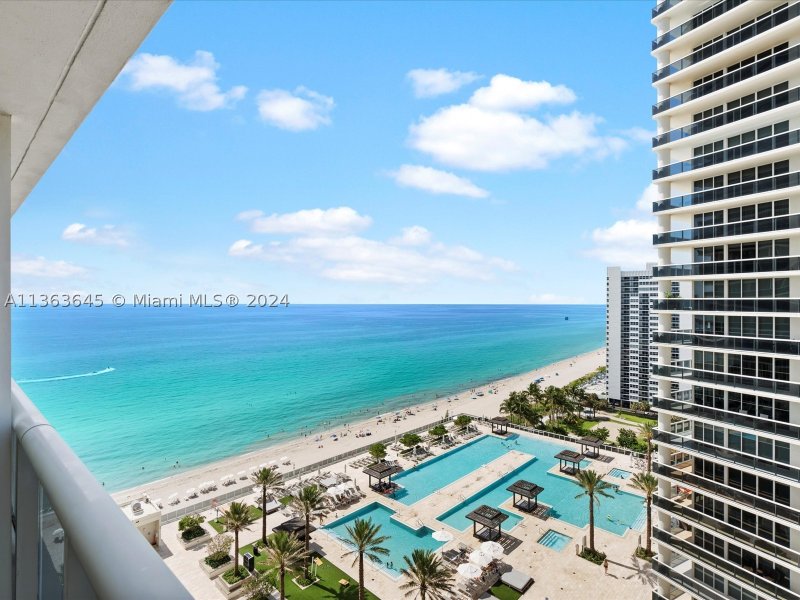 Alquiler de apartamento en Beach Club Two 1806 short t