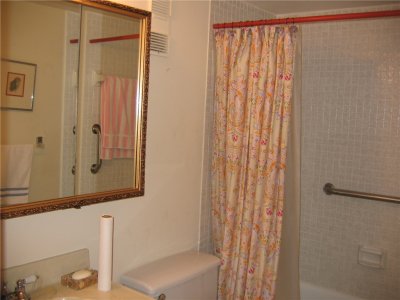 Aluguel de apartamento no Bayshore Yacht Tennis Club 812