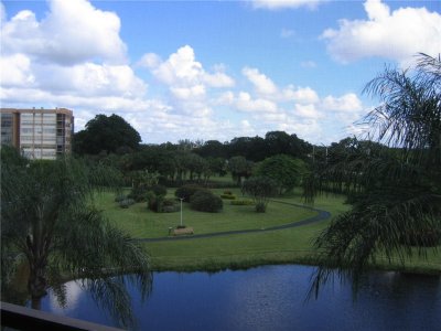 Aluguel de apartamento no Bayshore Yacht Tennis Club 812