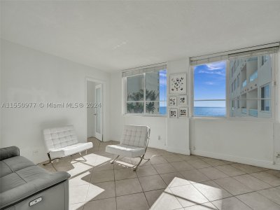 Comprar apartamento no Carriage Club North 725