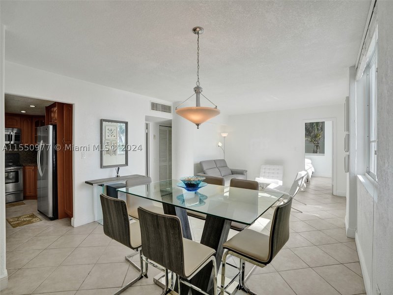 Condo for sale at Carriage Club North 725