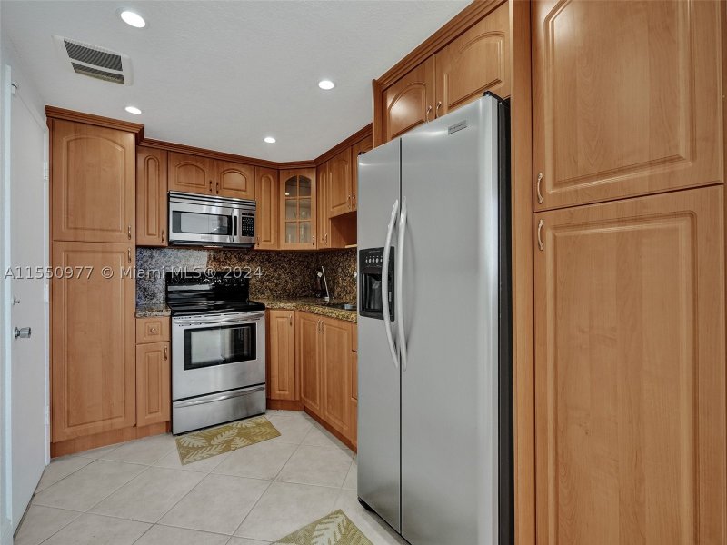 Condo for sale at Carriage Club North 725