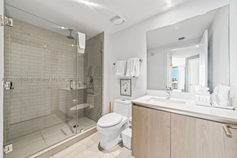 Apartment for rent at Hyde Beach House R1601