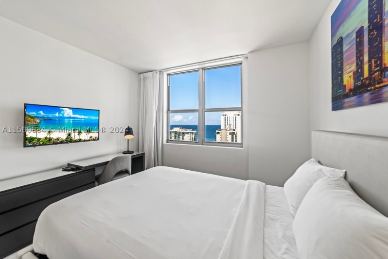 Apartment for rent at Hyde Beach House R1601