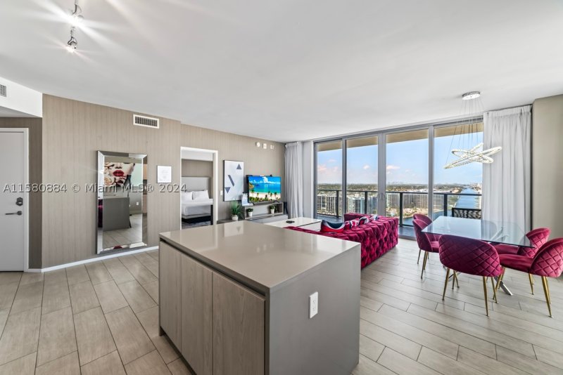 Apartment for rent at Hyde Beach House R1601