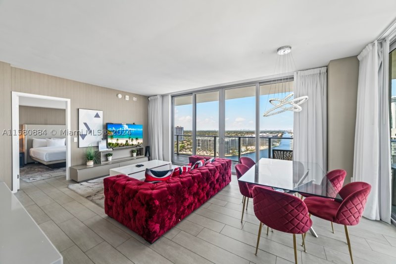 Apartment for rent at Hyde Beach House R1601