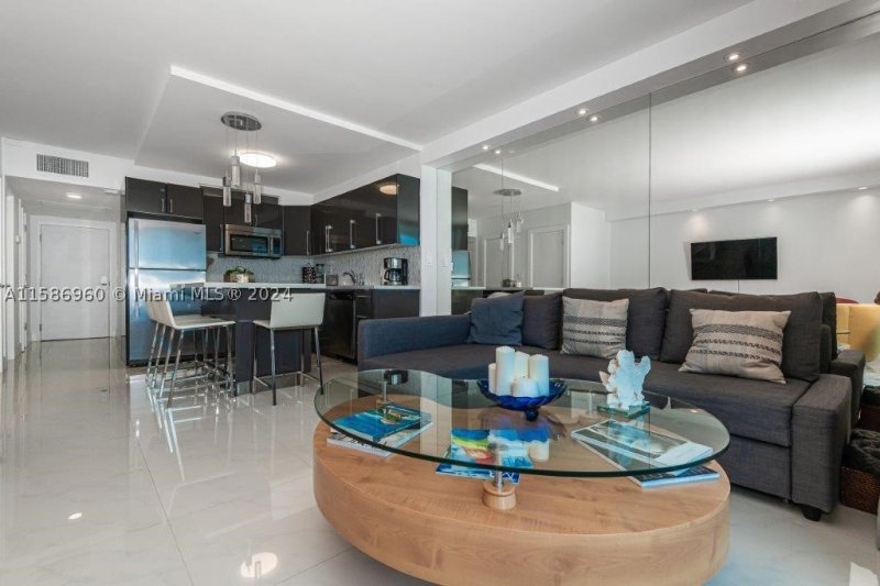 Alquiler de apartamento en Roney Palace 1111