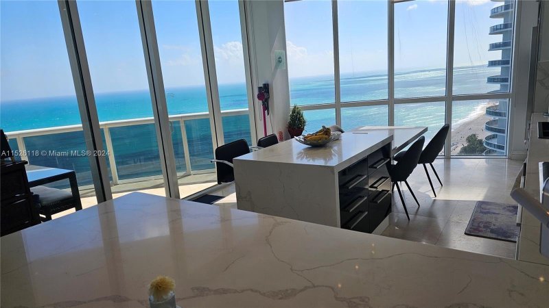 Condo for sale at Trump Tower One 1901
