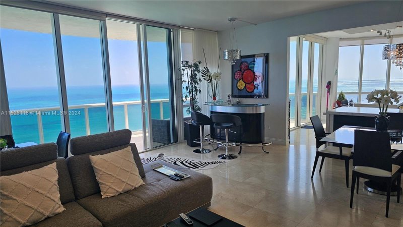 Condo for sale at Trump Tower One 1901
