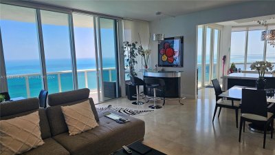 Comprar apartamento no Trump Tower One 1901