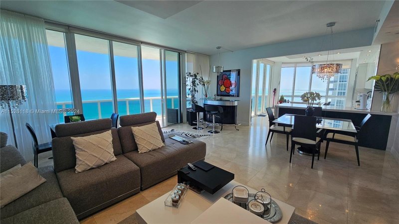 Condo for sale at Trump Tower One 1901