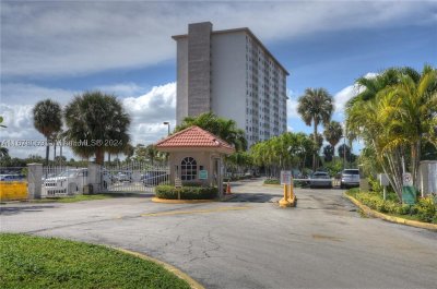 Aluguel de apartamento no Coastal Towers 1031