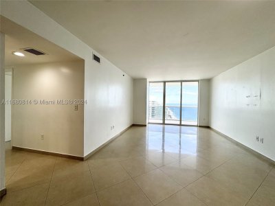 Comprar apartamento no Beach Club Two 4711