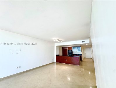 Comprar apartamento no Beach Club Two 4711