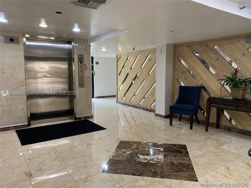 Comprar apartamento en Plaza of the Americas 412-IV