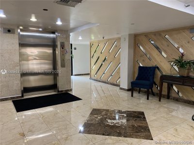 Comprar apartamento en Plaza of the Americas 412-IV