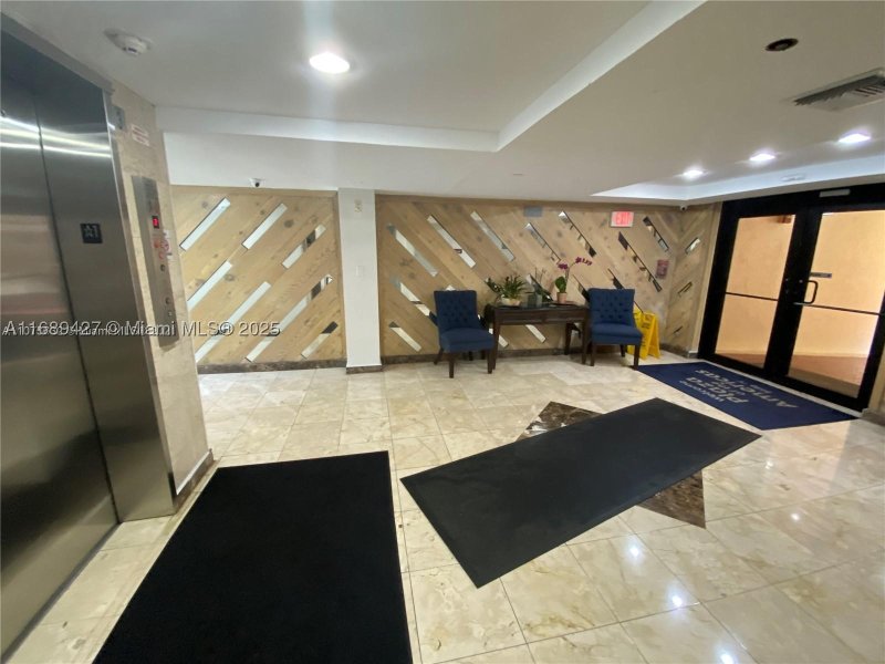 Comprar apartamento en Plaza of the Americas 412-IV