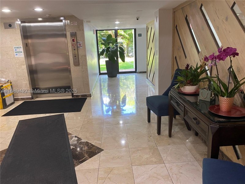 Comprar apartamento en Plaza of the Americas 412-IV