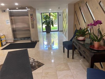 Comprar apartamento en Plaza of the Americas 412-IV