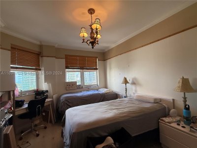 Comprar apartamento en Turnberry Village 803
